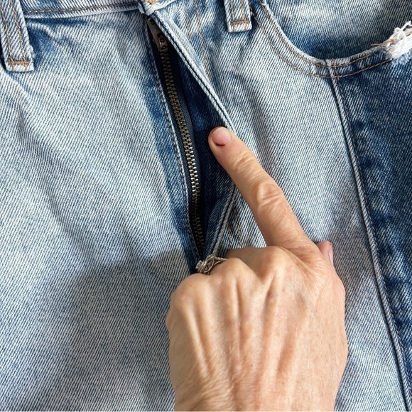 Abercrombie & Fitch Natural Rise Paneled Two Tone Raw Hem Denim Mini Skirt - Picture 7 of 10